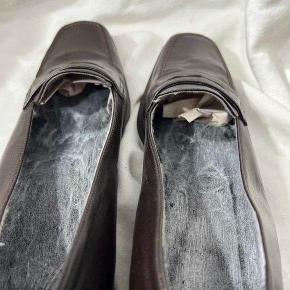 Causal Corners Flat Loafer Color Brown Size 7 1/2 M,  New Shoe Removed Peeling. - Picture 7 of 13